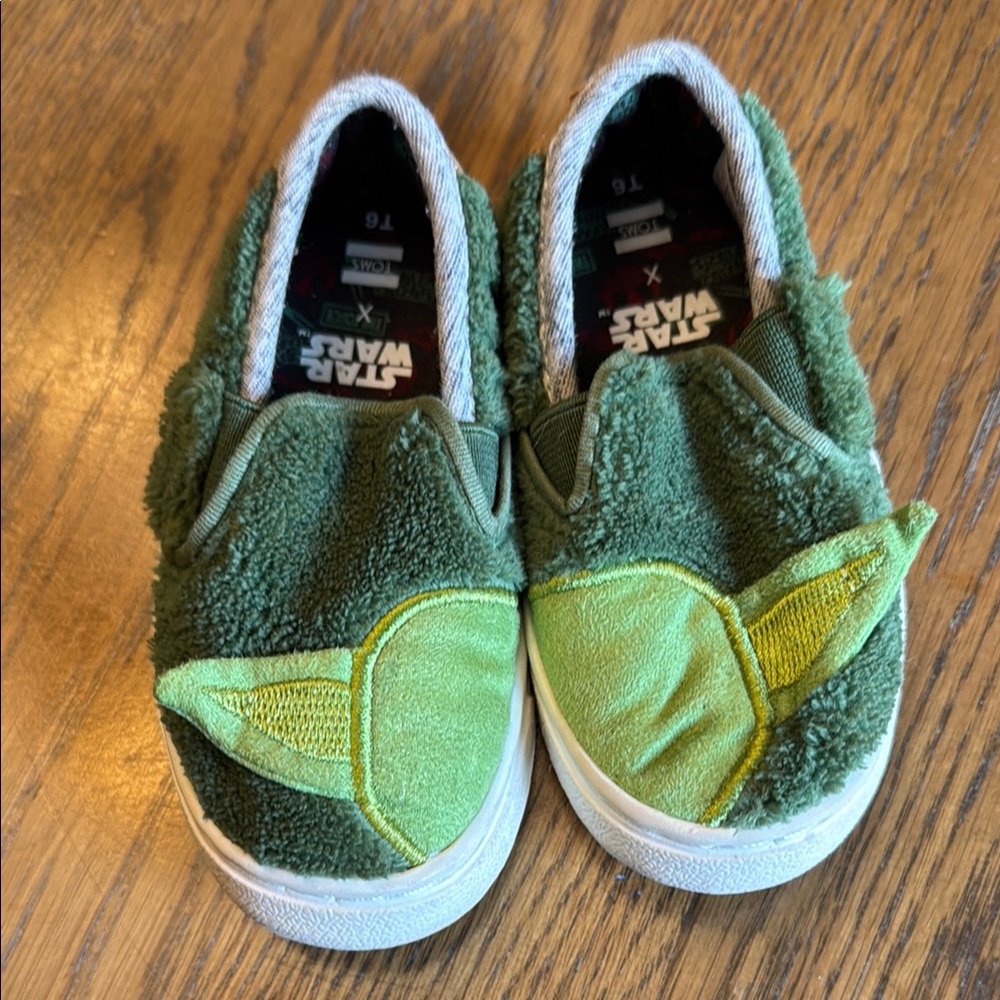 Star Wars Yoda Toms